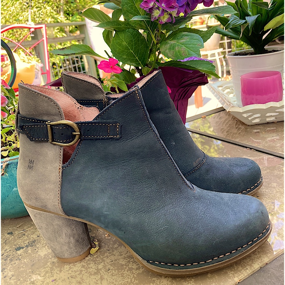 Super Cute Women’s Boots Slate Blue w Gray.